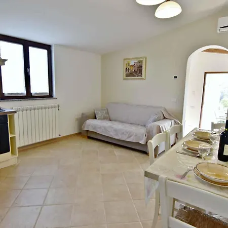 Apartment For Families With Children Sosi, - 22546 Umag